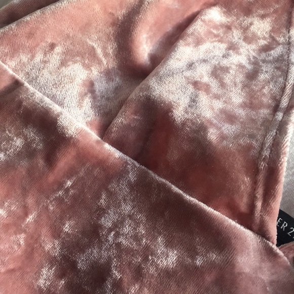 SOLD: Velvet bralette - Picture 4 of 5